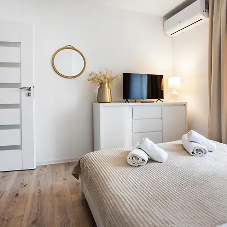 Aleja 69 Premium Apartment Krakow Exterior photo