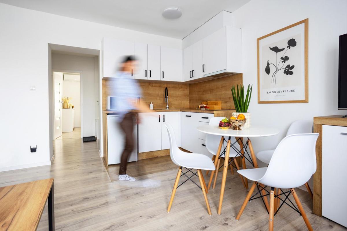 Apartment Aleja 69 Premium